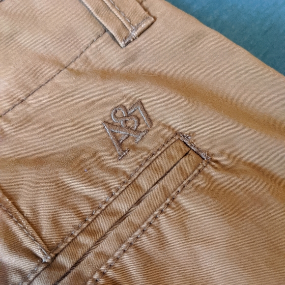 Aeropostale 36/32 Khakis - Picture 4 of 10